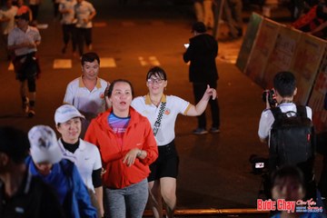 BƯỚC CHẠY CHÀO XUÂN THÀNH PHỐ QUẢNG NGÃI 2024 - Ảnh #1240250