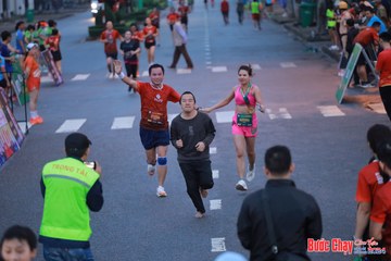 BƯỚC CHẠY CHÀO XUÂN THÀNH PHỐ QUẢNG NGÃI 2024 - Ảnh #1250592
