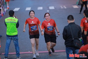 BƯỚC CHẠY CHÀO XUÂN THÀNH PHỐ QUẢNG NGÃI 2024 - Ảnh #1250664