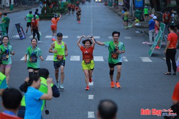 BƯỚC CHẠY CHÀO XUÂN THÀNH PHỐ QUẢNG NGÃI 2024 - Ảnh #1251796