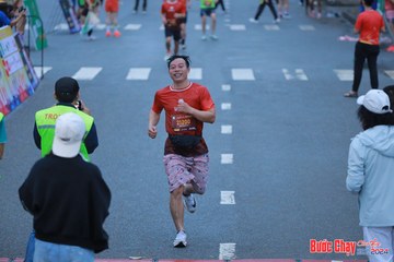 BƯỚC CHẠY CHÀO XUÂN THÀNH PHỐ QUẢNG NGÃI 2024 - Ảnh #1251768