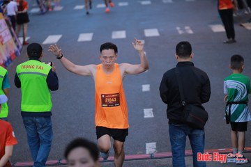 BƯỚC CHẠY CHÀO XUÂN THÀNH PHỐ QUẢNG NGÃI 2024 - Ảnh #1250768
