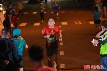 BƯỚC CHẠY CHÀO XUÂN THÀNH PHỐ QUẢNG NGÃI 2024 - Ảnh #1242673