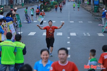 BƯỚC CHẠY CHÀO XUÂN THÀNH PHỐ QUẢNG NGÃI 2024 - Ảnh #1251851
