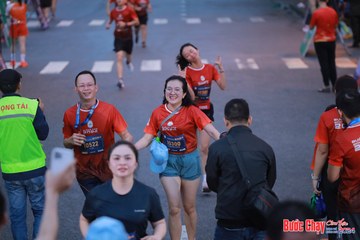 BƯỚC CHẠY CHÀO XUÂN THÀNH PHỐ QUẢNG NGÃI 2024 - Ảnh #1250635