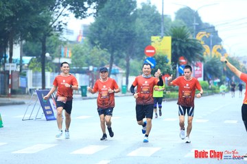 BƯỚC CHẠY CHÀO XUÂN THÀNH PHỐ QUẢNG NGÃI 2024 - Ảnh #1238293
