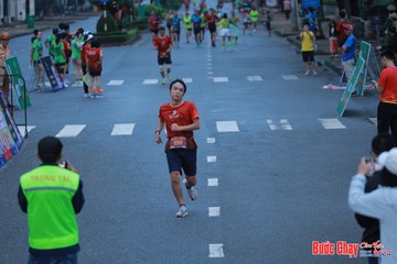 BƯỚC CHẠY CHÀO XUÂN THÀNH PHỐ QUẢNG NGÃI 2024 - Ảnh #1251705
