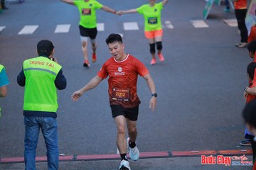 BƯỚC CHẠY CHÀO XUÂN THÀNH PHỐ QUẢNG NGÃI 2024 - Ảnh #1250990