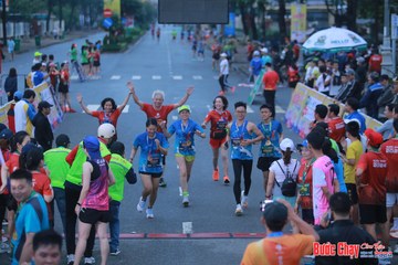 BƯỚC CHẠY CHÀO XUÂN THÀNH PHỐ QUẢNG NGÃI 2024 - Ảnh #1220694