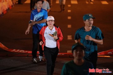 BƯỚC CHẠY CHÀO XUÂN THÀNH PHỐ QUẢNG NGÃI 2024 - Ảnh #1239606