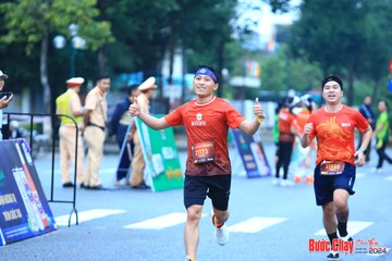 BƯỚC CHẠY CHÀO XUÂN THÀNH PHỐ QUẢNG NGÃI 2024 - Ảnh #1230132