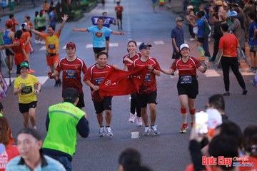 BƯỚC CHẠY CHÀO XUÂN THÀNH PHỐ QUẢNG NGÃI 2024 - Ảnh #1250354