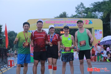 BƯỚC CHẠY CHÀO XUÂN THÀNH PHỐ QUẢNG NGÃI 2024 - Ảnh #1221608