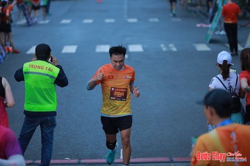 BƯỚC CHẠY CHÀO XUÂN THÀNH PHỐ QUẢNG NGÃI 2024 - Ảnh #1251285