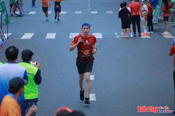 BƯỚC CHẠY CHÀO XUÂN THÀNH PHỐ QUẢNG NGÃI 2024 - Ảnh #1251619