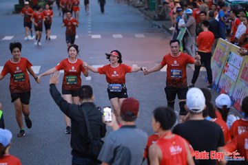 BƯỚC CHẠY CHÀO XUÂN THÀNH PHỐ QUẢNG NGÃI 2024 - Ảnh #1250488