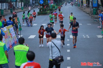 BƯỚC CHẠY CHÀO XUÂN THÀNH PHỐ QUẢNG NGÃI 2024 - Ảnh #1251894