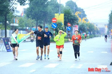 BƯỚC CHẠY CHÀO XUÂN THÀNH PHỐ QUẢNG NGÃI 2024 - Ảnh #1238313