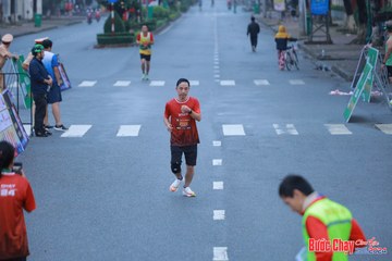 BƯỚC CHẠY CHÀO XUÂN THÀNH PHỐ QUẢNG NGÃI 2024 - Ảnh #1252082