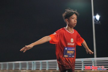 BƯỚC CHẠY CHÀO XUÂN THÀNH PHỐ QUẢNG NGÃI 2024 - Ảnh #1253410