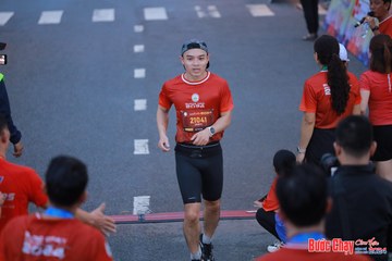 BƯỚC CHẠY CHÀO XUÂN THÀNH PHỐ QUẢNG NGÃI 2024 - Ảnh #1250877