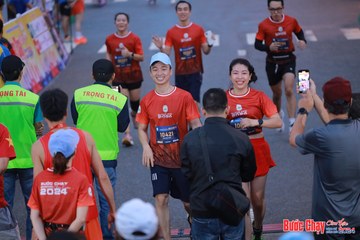 BƯỚC CHẠY CHÀO XUÂN THÀNH PHỐ QUẢNG NGÃI 2024 - Ảnh #1250552