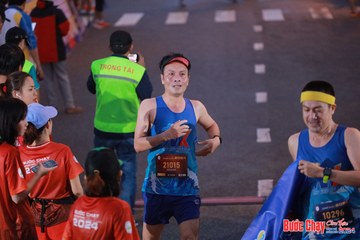 BƯỚC CHẠY CHÀO XUÂN THÀNH PHỐ QUẢNG NGÃI 2024 - Ảnh #1250145