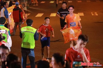 BƯỚC CHẠY CHÀO XUÂN THÀNH PHỐ QUẢNG NGÃI 2024 - Ảnh #1248747