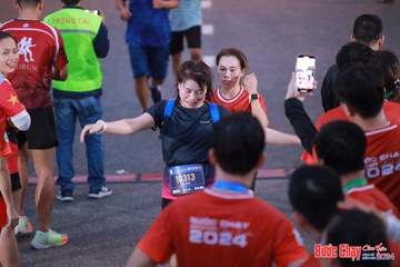 BƯỚC CHẠY CHÀO XUÂN THÀNH PHỐ QUẢNG NGÃI 2024 - Ảnh #1250338