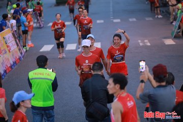 BƯỚC CHẠY CHÀO XUÂN THÀNH PHỐ QUẢNG NGÃI 2024 - Ảnh #1250538
