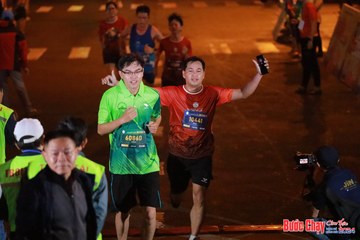 BƯỚC CHẠY CHÀO XUÂN THÀNH PHỐ QUẢNG NGÃI 2024 - Ảnh #1247609