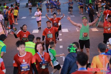 BƯỚC CHẠY CHÀO XUÂN THÀNH PHỐ QUẢNG NGÃI 2024 - Ảnh #1250211