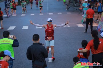 BƯỚC CHẠY CHÀO XUÂN THÀNH PHỐ QUẢNG NGÃI 2024 - Ảnh #1250834