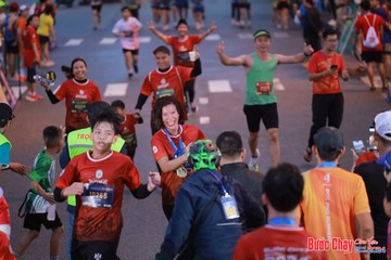 BƯỚC CHẠY CHÀO XUÂN THÀNH PHỐ QUẢNG NGÃI 2024 - Ảnh #1250209