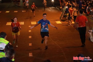 BƯỚC CHẠY CHÀO XUÂN THÀNH PHỐ QUẢNG NGÃI 2024 - Ảnh #1247105