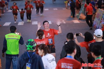 BƯỚC CHẠY CHÀO XUÂN THÀNH PHỐ QUẢNG NGÃI 2024 - Ảnh #1250194