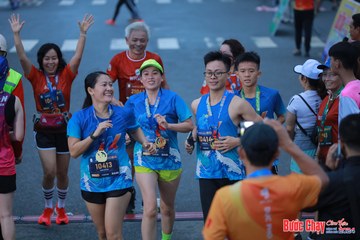 BƯỚC CHẠY CHÀO XUÂN THÀNH PHỐ QUẢNG NGÃI 2024 - Ảnh #1251316