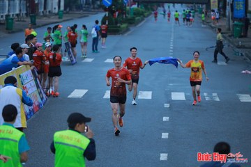 BƯỚC CHẠY CHÀO XUÂN THÀNH PHỐ QUẢNG NGÃI 2024 - Ảnh #1251385