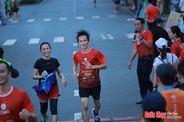 BƯỚC CHẠY CHÀO XUÂN THÀNH PHỐ QUẢNG NGÃI 2024 - Ảnh #1251246