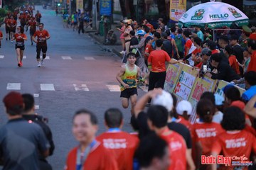 BƯỚC CHẠY CHÀO XUÂN THÀNH PHỐ QUẢNG NGÃI 2024 - Ảnh #1250479