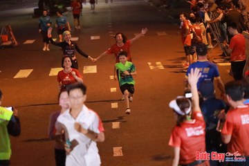 BƯỚC CHẠY CHÀO XUÂN THÀNH PHỐ QUẢNG NGÃI 2024 - Ảnh #1248981