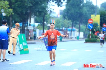 BƯỚC CHẠY CHÀO XUÂN THÀNH PHỐ QUẢNG NGÃI 2024 - Ảnh #1232487