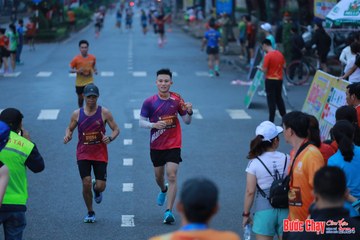BƯỚC CHẠY CHÀO XUÂN THÀNH PHỐ QUẢNG NGÃI 2024 - Ảnh #1251264