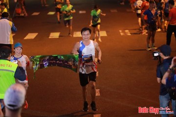BƯỚC CHẠY CHÀO XUÂN THÀNH PHỐ QUẢNG NGÃI 2024 - Ảnh #1249023