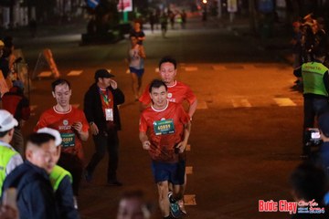 BƯỚC CHẠY CHÀO XUÂN THÀNH PHỐ QUẢNG NGÃI 2024 - Ảnh #1244002