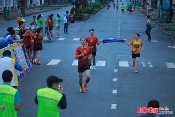 BƯỚC CHẠY CHÀO XUÂN THÀNH PHỐ QUẢNG NGÃI 2024 - Ảnh #1251386