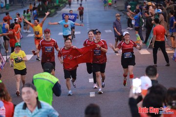 BƯỚC CHẠY CHÀO XUÂN THÀNH PHỐ QUẢNG NGÃI 2024 - Ảnh #1250351