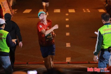 BƯỚC CHẠY CHÀO XUÂN THÀNH PHỐ QUẢNG NGÃI 2024 - Ảnh #1242164