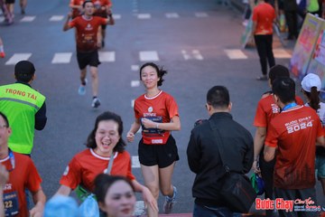 BƯỚC CHẠY CHÀO XUÂN THÀNH PHỐ QUẢNG NGÃI 2024 - Ảnh #1250634