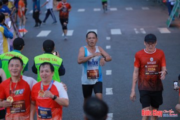 BƯỚC CHẠY CHÀO XUÂN THÀNH PHỐ QUẢNG NGÃI 2024 - Ảnh #1251062